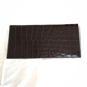 Wallet Clutch in Faux Alligator